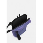 Nike Sportswear ESSENTIALS UNISEX - Across body bag - wild berry/black/purple