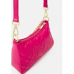 Love Moschino QUILTED LOGO CHAIN POUCHETTE - Handbag - fuxia/pink