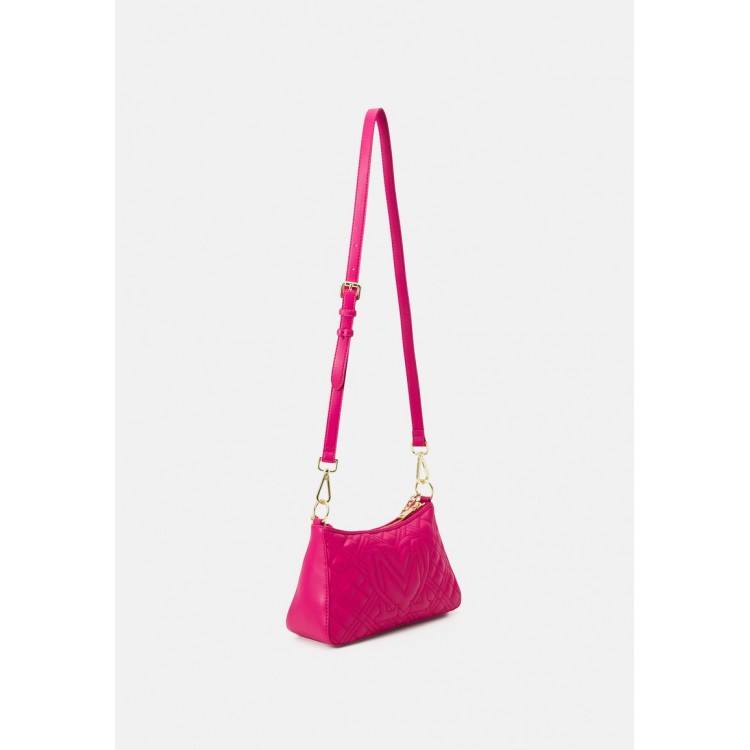 Love Moschino QUILTED LOGO CHAIN POUCHETTE - Handbag - fuxia/pink