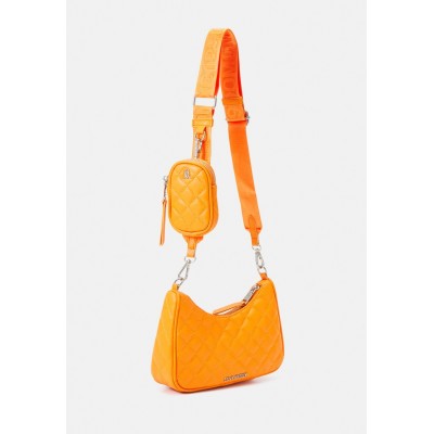 Steve Madden BJAMMING SET - Handbag - orange