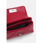 PARFOIS CROSSBODY BAG CAMEMBERT - Across body bag - red